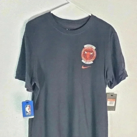 Nike NBA Chicago Bulls DRI-FIT Black Standard Fit T-SHIRT Eastern Conferen Sz Lg - Picture 3 of 8